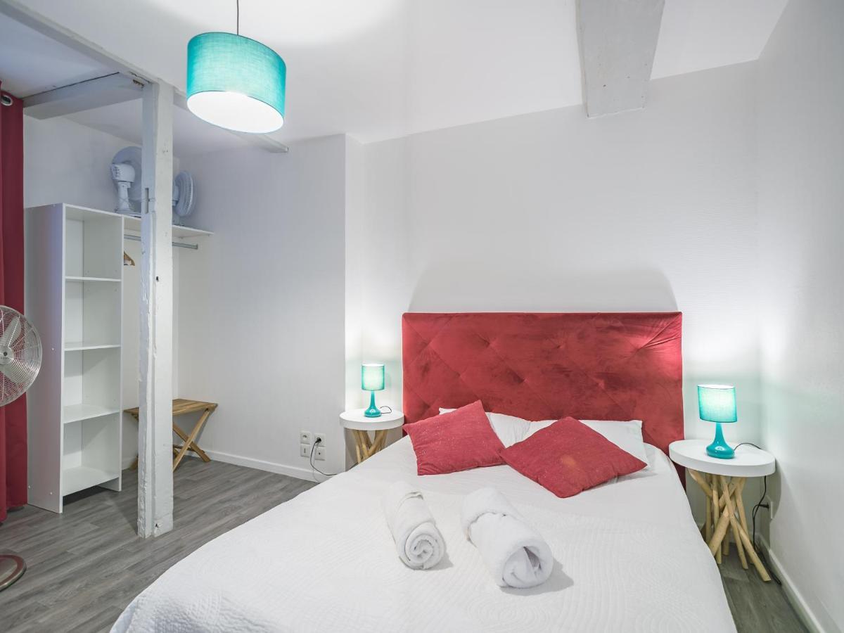Quartier Cathedrale Centre, Wifi Et Parking - Zen Appart Troyes Room photo