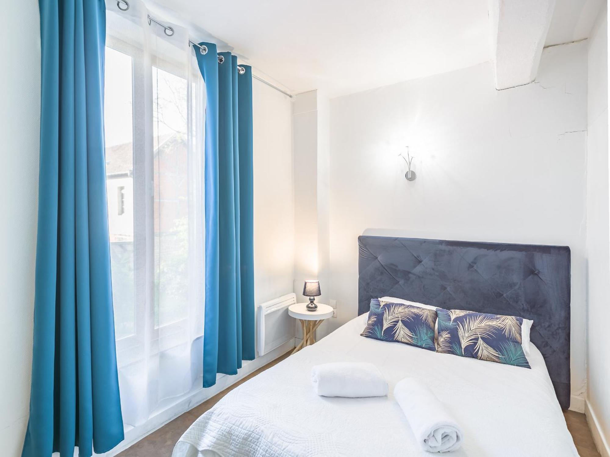 Quartier Cathedrale Centre, Wifi Et Parking - Zen Appart Troyes Room photo