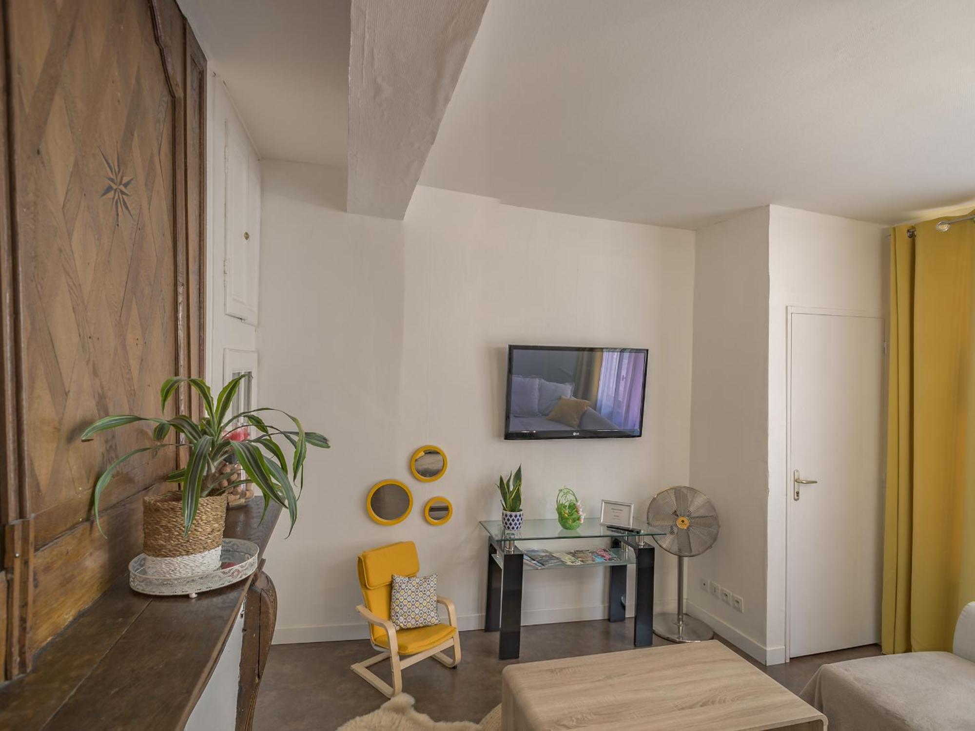 Quartier Cathedrale Centre, Wifi Et Parking - Zen Appart Troyes Room photo