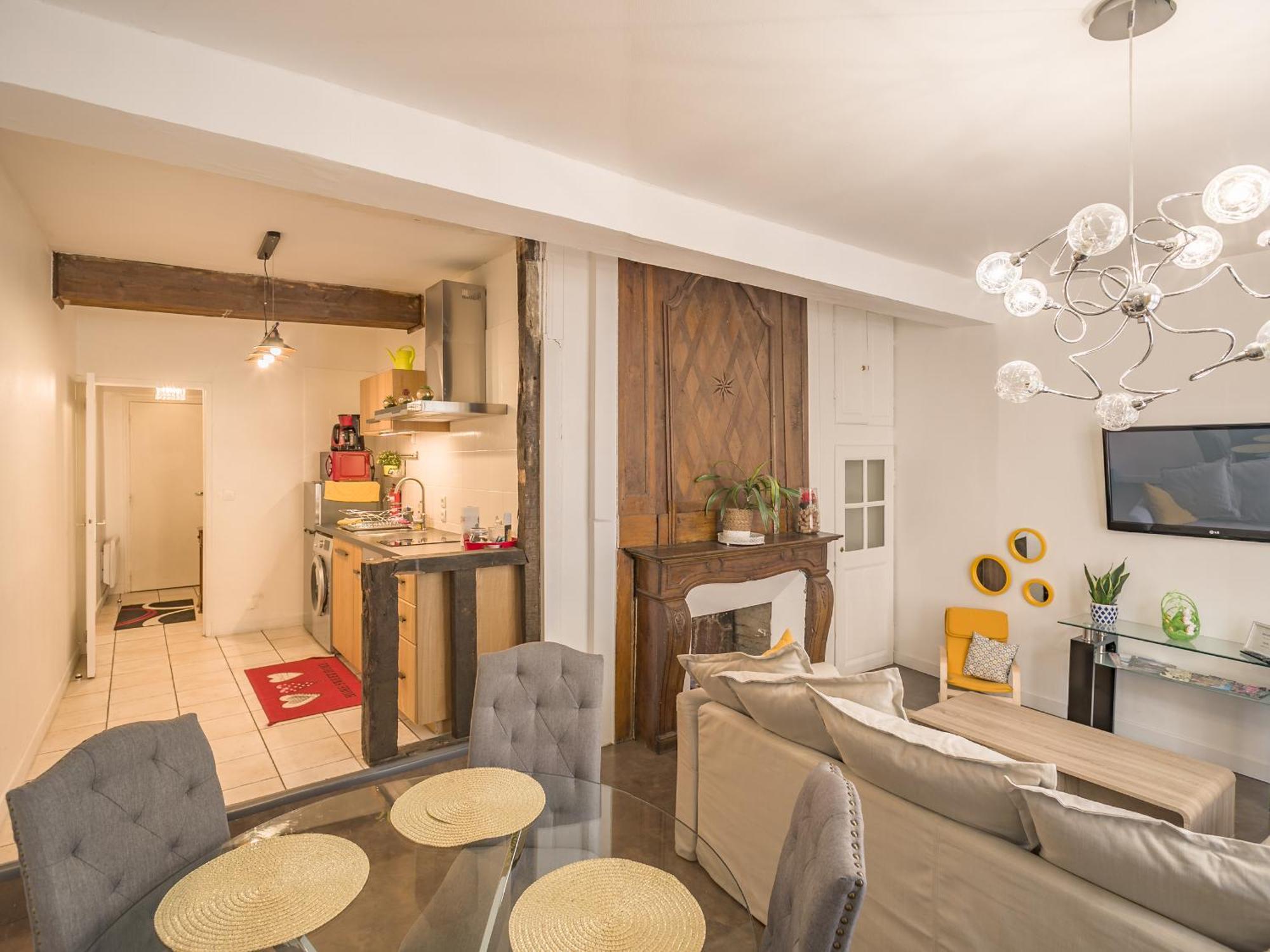 Quartier Cathedrale Centre, Wifi Et Parking - Zen Appart Troyes Room photo