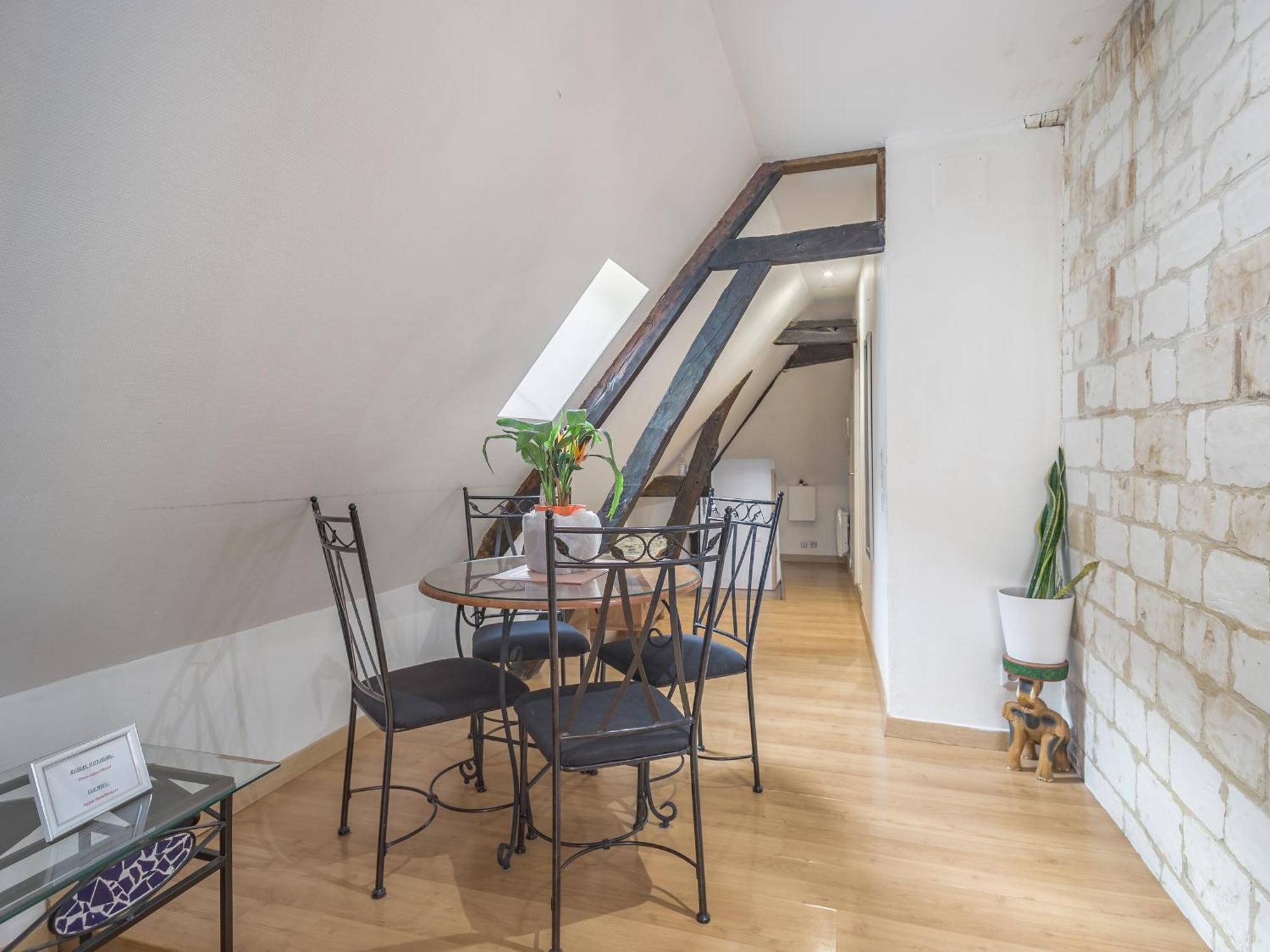 Quartier Cathedrale Centre, Wifi Et Parking - Zen Appart Troyes Room photo